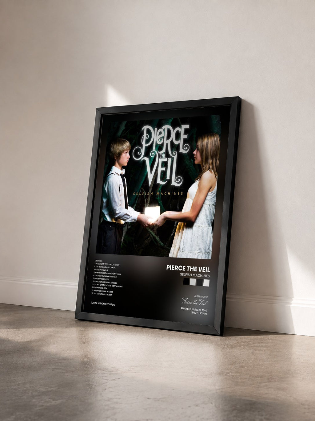 #noir Tableau de l'album Selfish Machines de Pierce the Veil vu de trois quarts, cadre noir