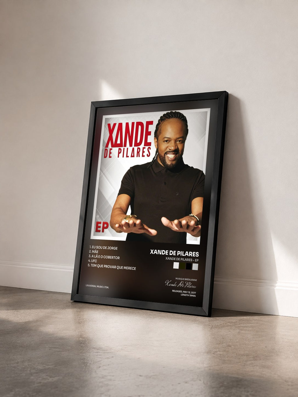 #noir Tableau de l'album Xande de Pilares - EP de Xande De Pilares vu de trois quarts, cadre noir