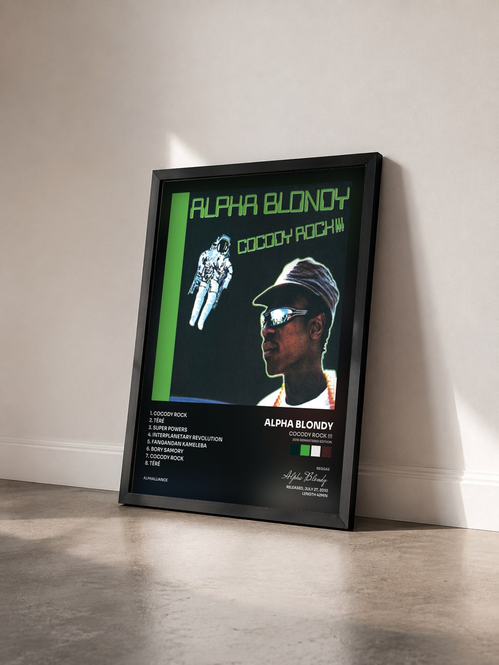 #noir Tableau de l'album Cocody Rock !!! (2010 Remastered Edition) de Alpha Blondy vu de trois quarts, cadre noir