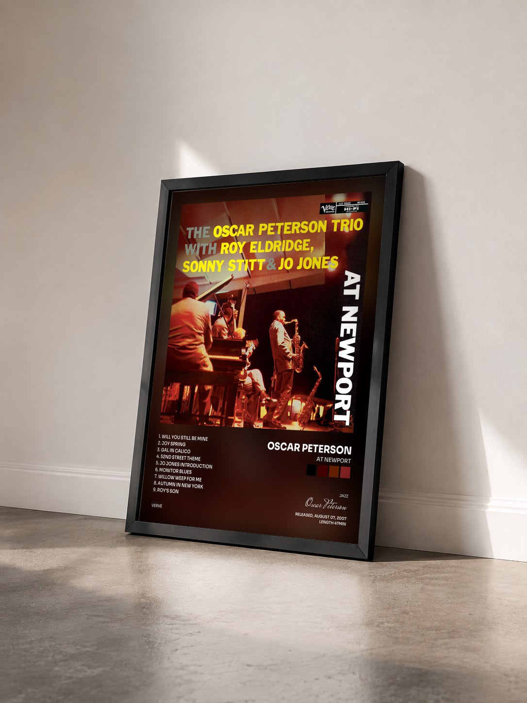 #noir Tableau de l'album At Newport de Oscar Peterson vu de trois quarts, cadre noir