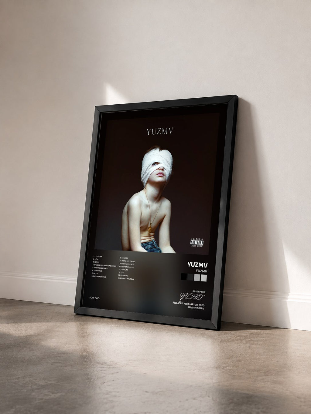 #noir Tableau de l'album Yuzmv de YUZMV vu de trois quarts, cadre noir