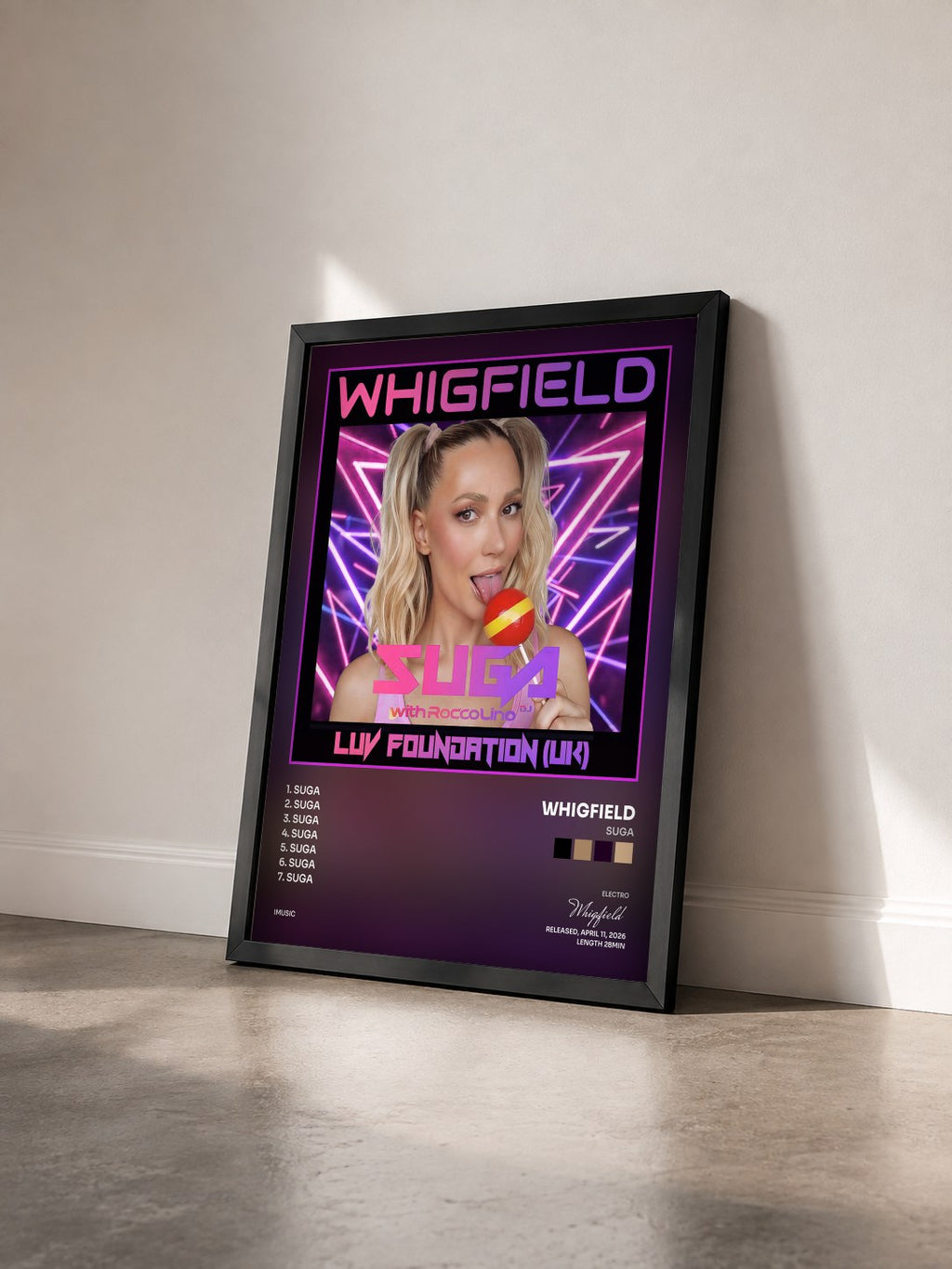 #noir Tableau de l'album Suga de Whigfield vu de trois quarts, cadre noir