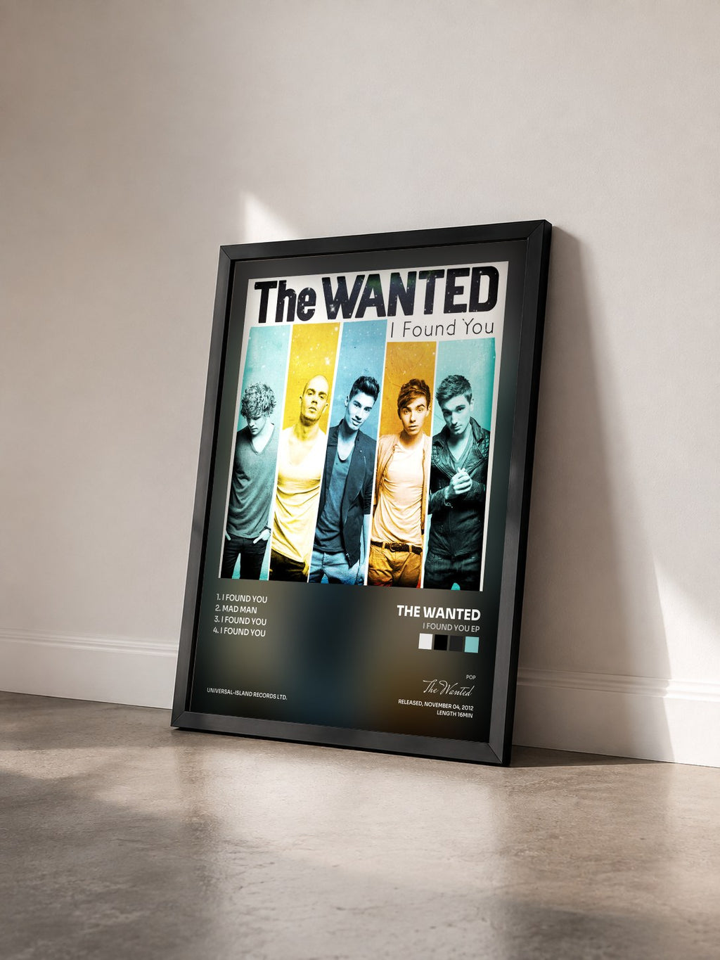 #noir Tableau de l'album I Found You EP de The Wanted vu de trois quarts, cadre noir