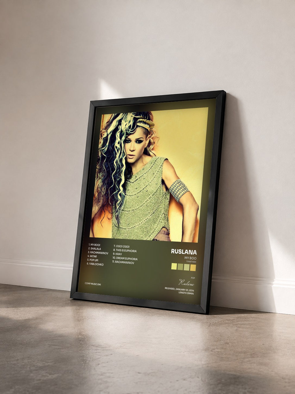 #noir Tableau de l'album My Boo (Together!) de Ruslana vu de trois quarts, cadre noir
