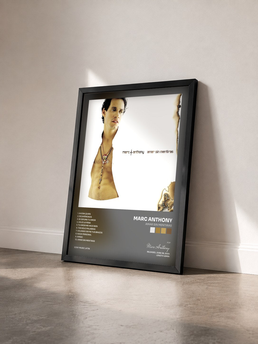 #noir Tableau de l'album Amar Sin Mentiras de Marc Anthony vu de trois quarts, cadre noir