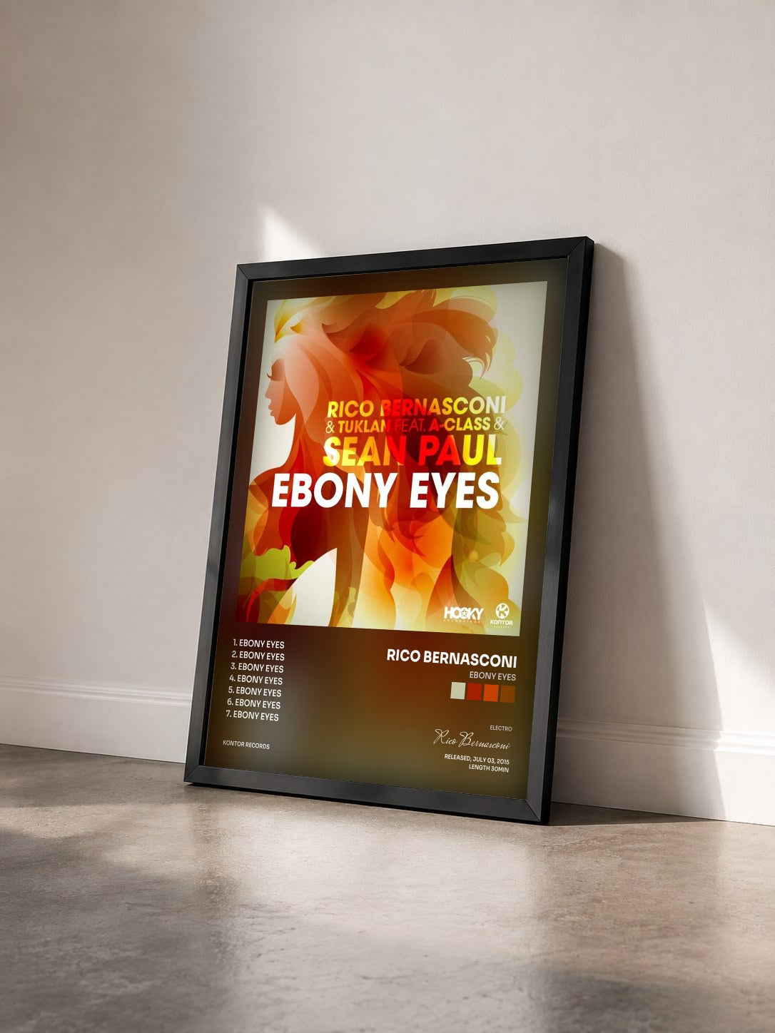 #noir Tableau de l'album Ebony Eyes de Rico Bernasconi vu de trois quarts, cadre noir