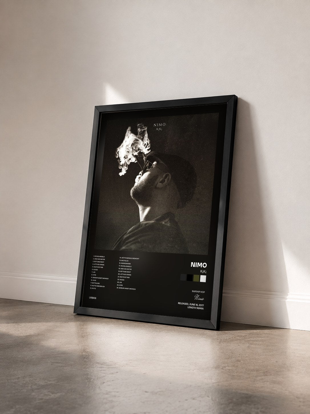 #noir Tableau de l'album K¡K¡ de Nimo vu de trois quarts, cadre noir