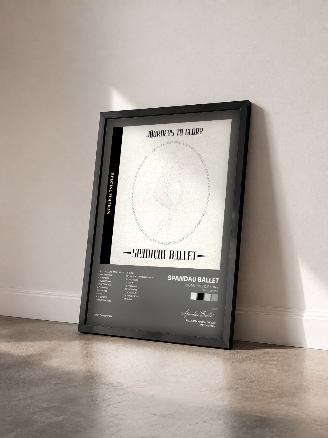 #noir Tableau de l'album Journeys to Glory (Special Edition) de Spandau Ballet vu de trois quarts, cadre noir