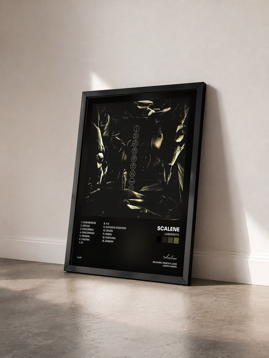 #noir Tableau de l'album LABIRINTO de Scalene vu de trois quarts, cadre noir
