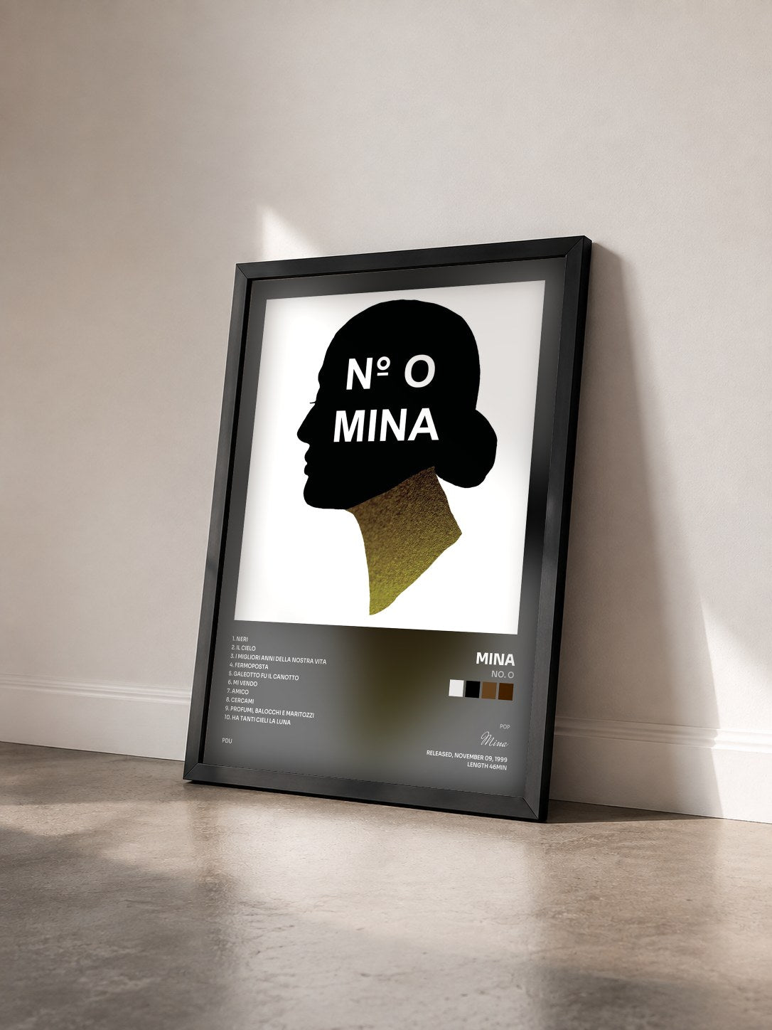 #noir Tableau de l'album No. O de Mina vu de trois quarts, cadre noir