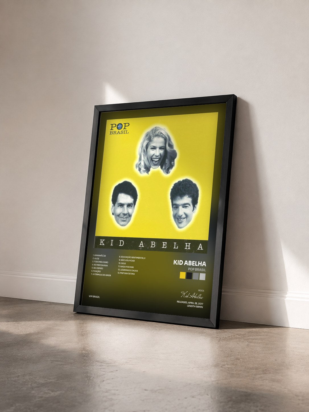 #noir Tableau de l'album Pop Brasil de Kid Abelha vu de trois quarts, cadre noir