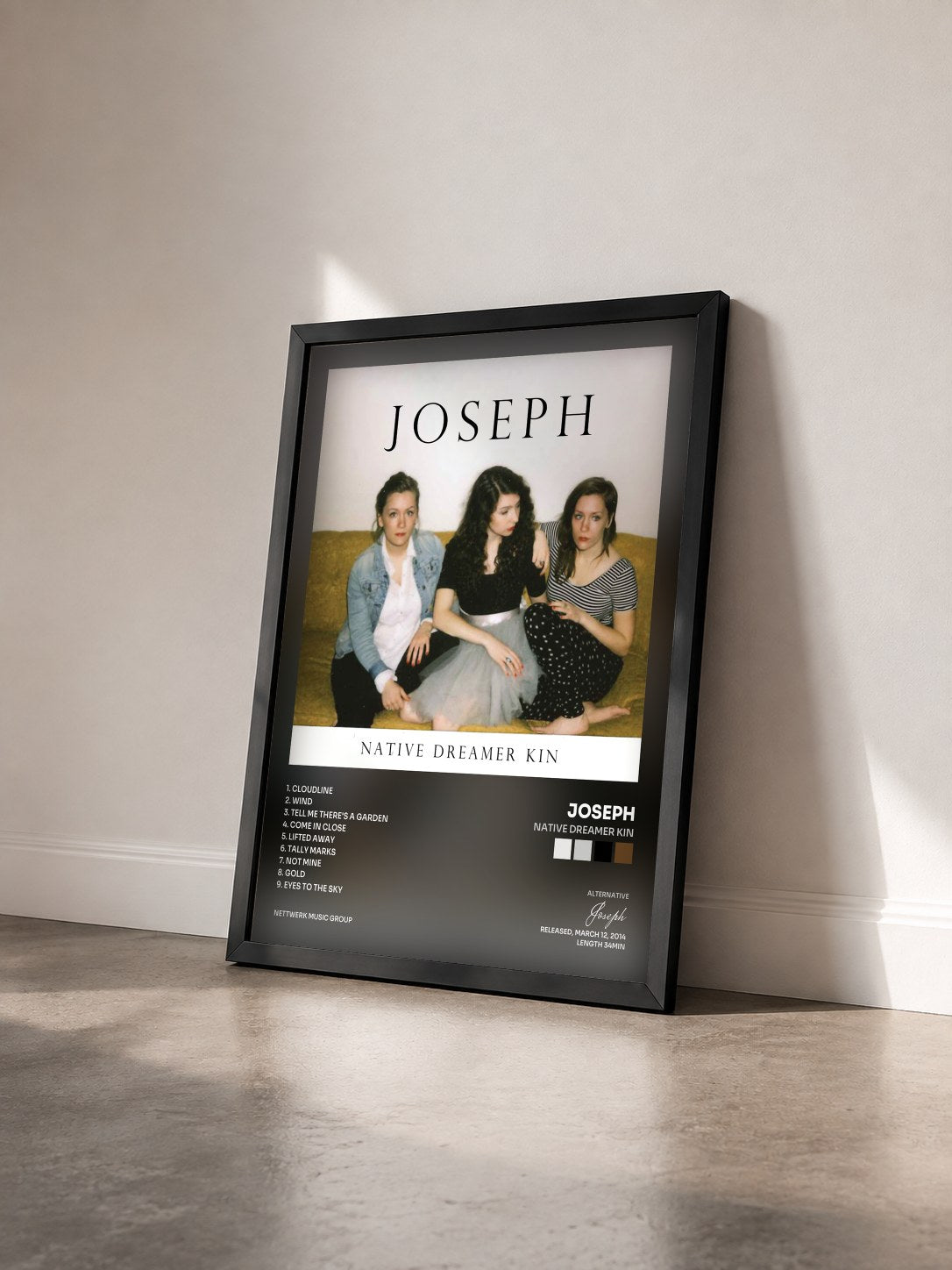 #noir Tableau de l'album Native Dreamer Kin de Joseph vu de trois quarts, cadre noir