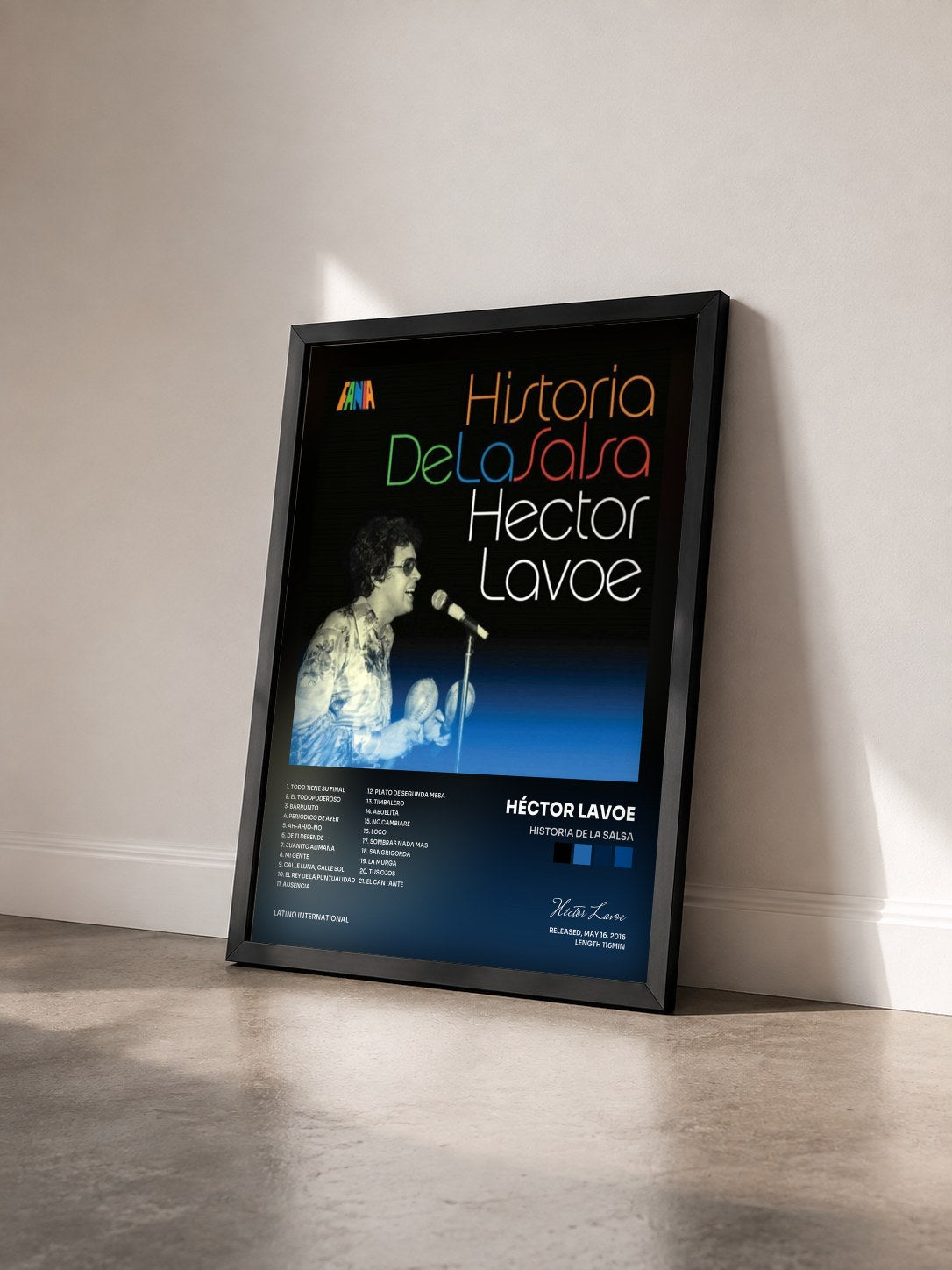 #noir Tableau de l'album Historia De La Salsa de Héctor Lavoe vu de trois quarts, cadre noir