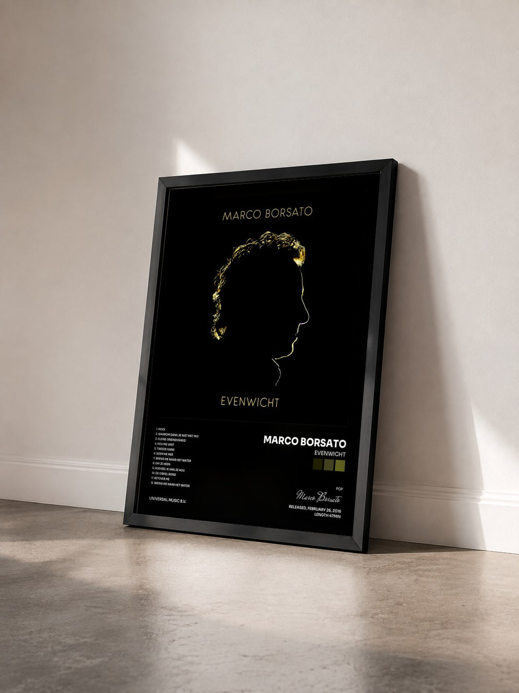 #noir Tableau de l'album Evenwicht de Marco Borsato vu de trois quarts, cadre noir