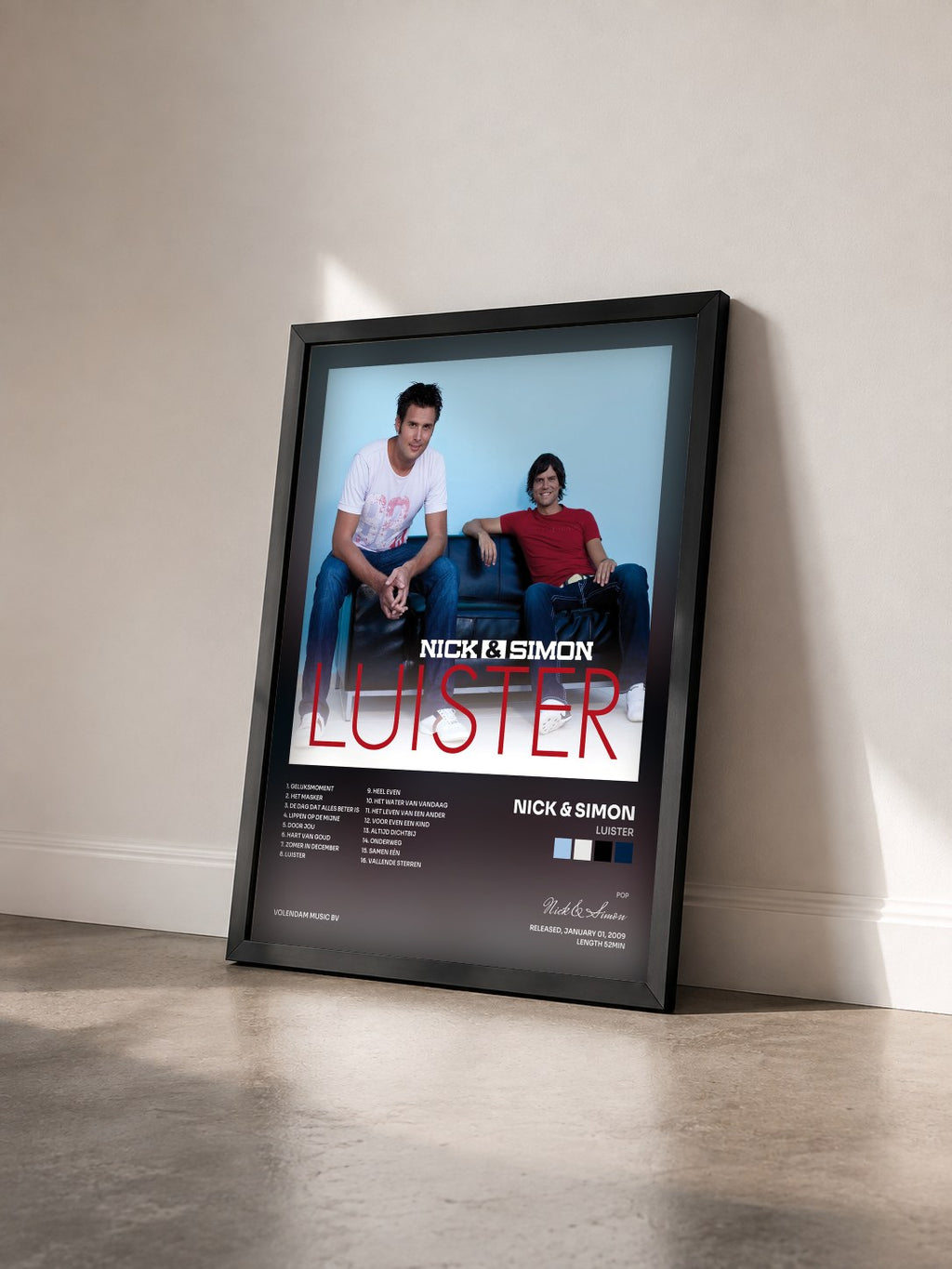 #noir Tableau de l'album Luister de Nick & Simon vu de trois quarts, cadre noir