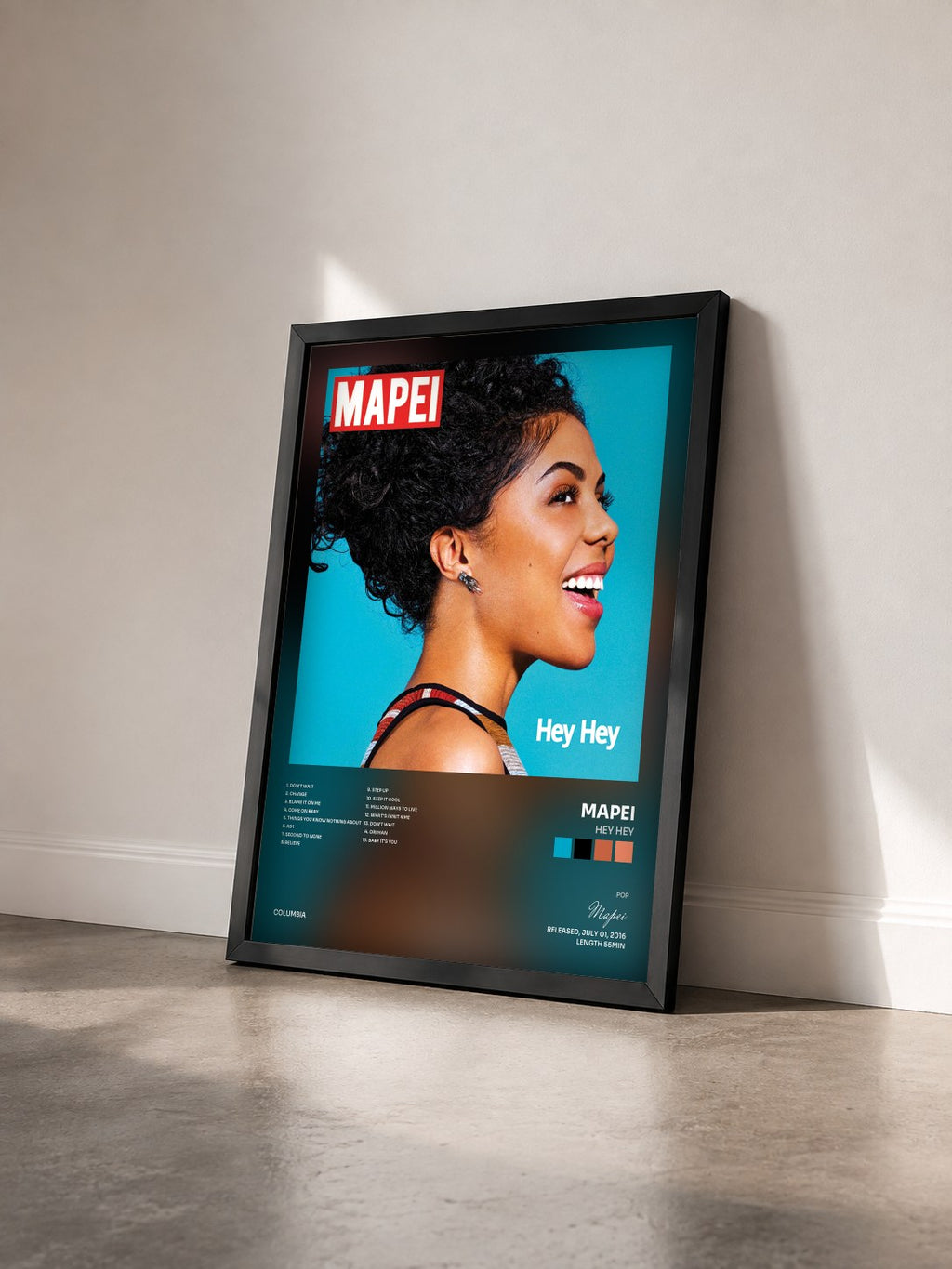 #noir Tableau de l'album Hey Hey de Mapei vu de trois quarts, cadre noir