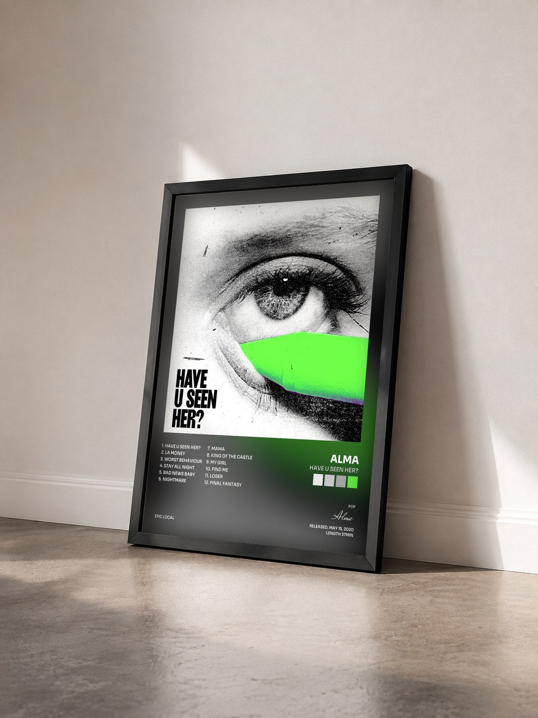 #noir Tableau de l'album Have U Seen Her? de Alma vu de trois quarts, cadre noir
