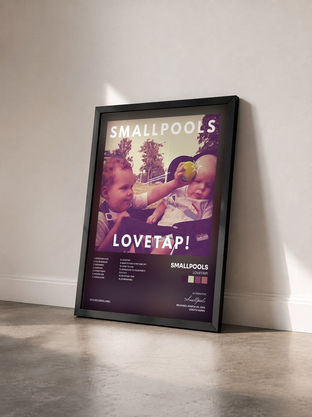 #noir Tableau de l'album LOVETAP! de Smallpools vu de trois quarts, cadre noir