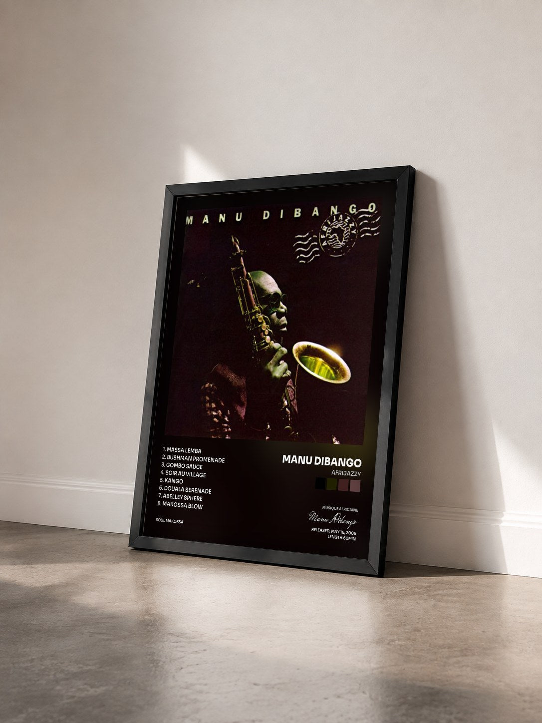 #noir Tableau de l'album Afrijazzy de Manu Dibango vu de trois quarts, cadre noir