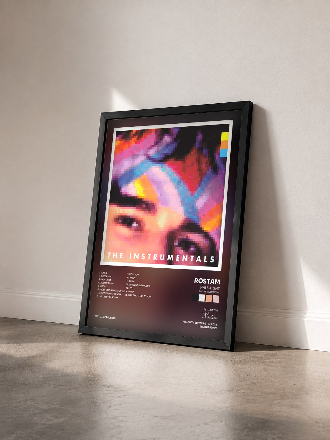 #noir Tableau de l'album Half-Light (The Instrumentals) de Rostam vu de trois quarts, cadre noir