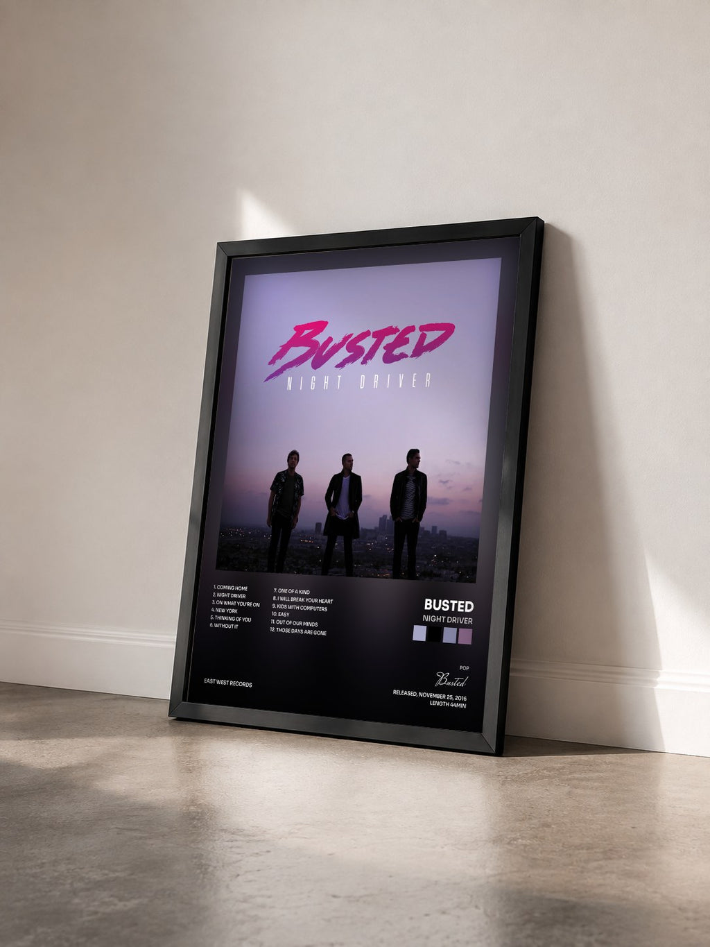 #noir Tableau de l'album Night Driver de Busted vu de trois quarts, cadre noir