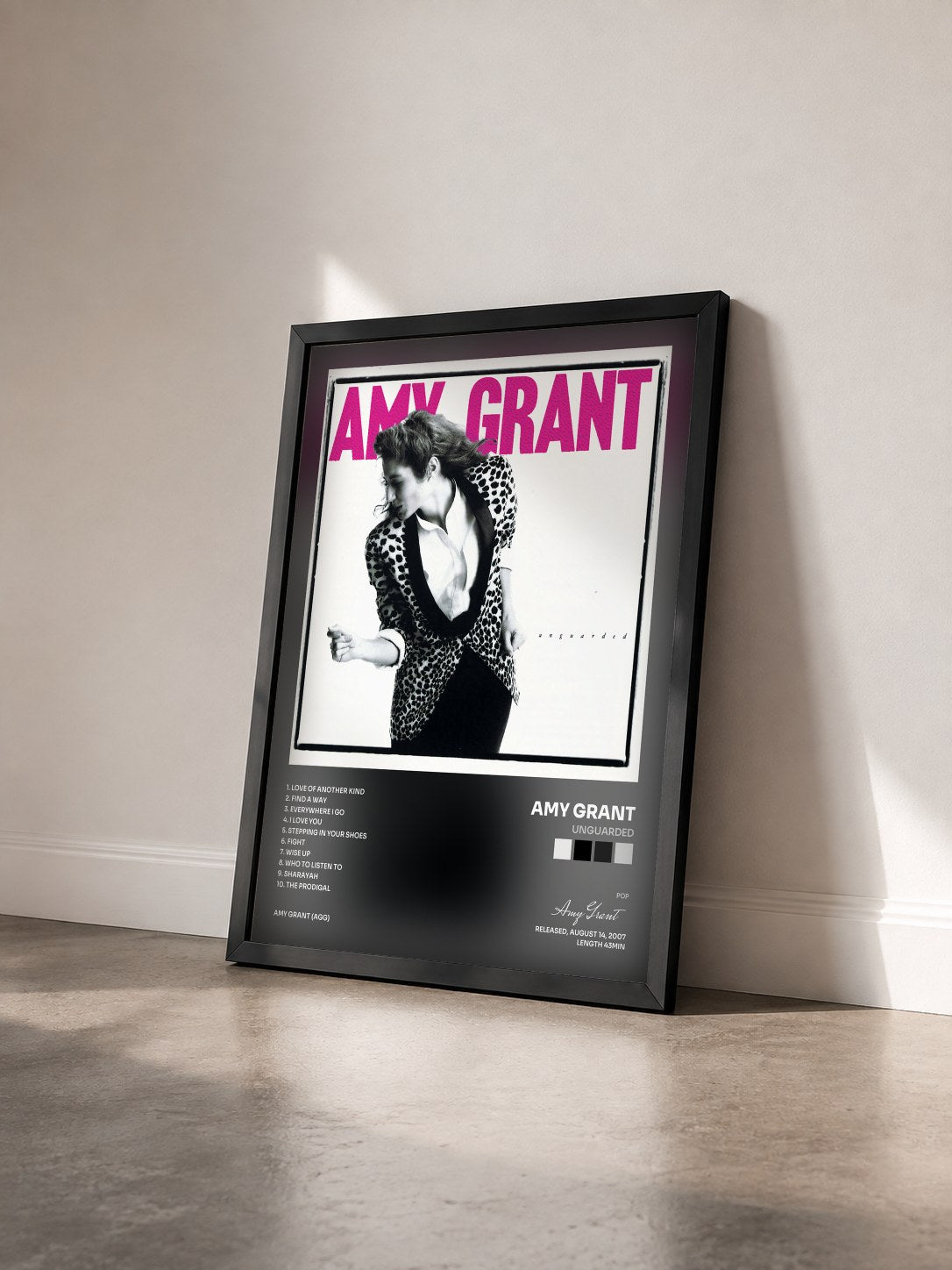 #noir Tableau de l'album Unguarded de Amy Grant vu de trois quarts, cadre noir