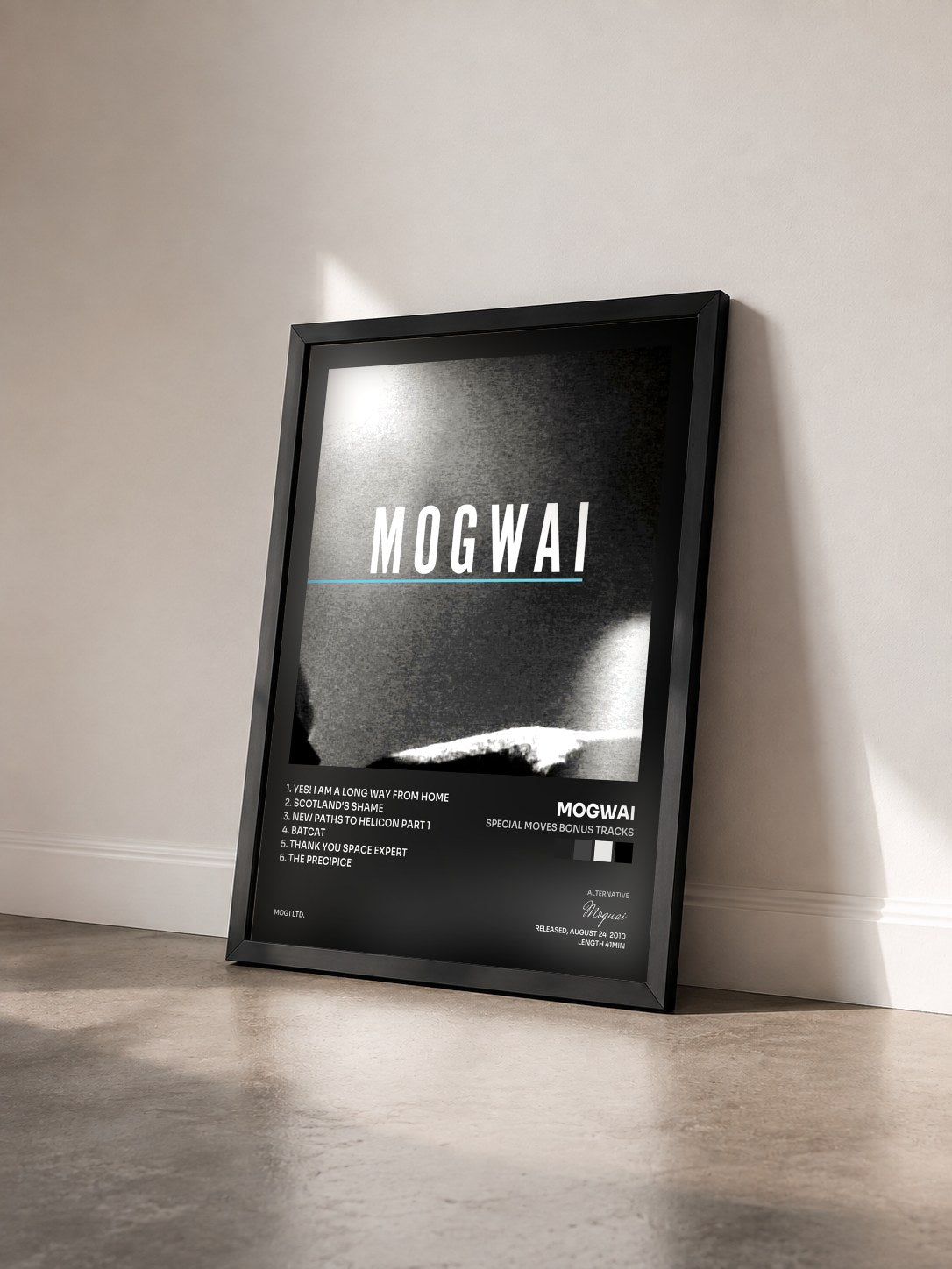 #noir Tableau de l'album Special Moves Bonus Tracks de Mogwai vu de trois quarts, cadre noir