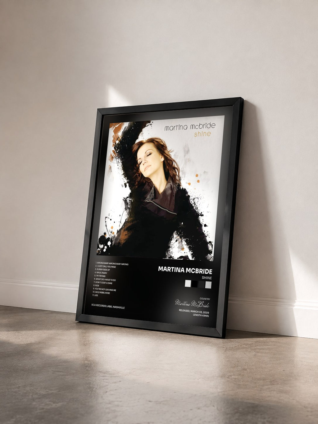 #noir Tableau de l'album Shine de Martina McBride vu de trois quarts, cadre noir
