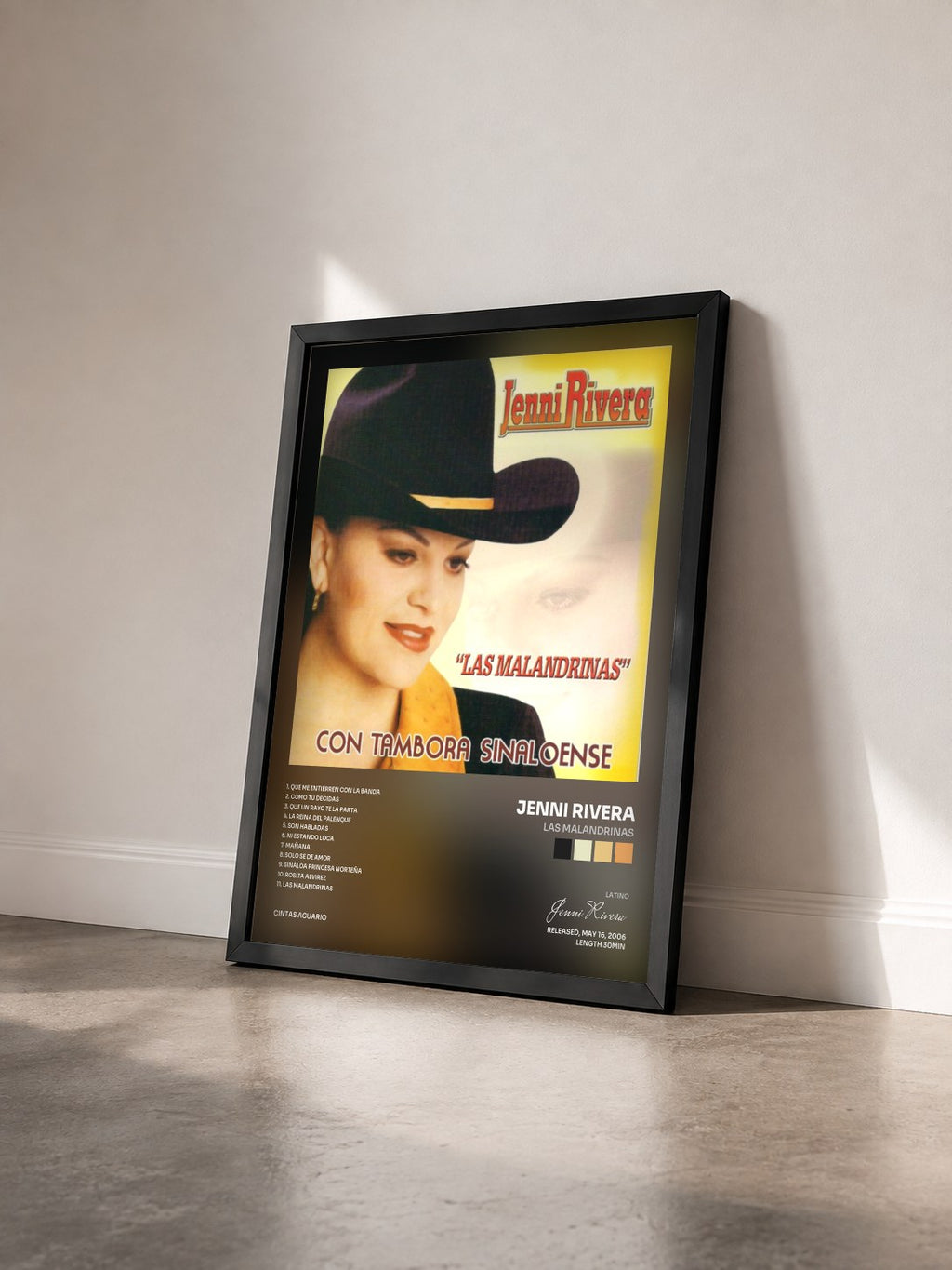 #noir Tableau de l'album Las Malandrinas de Jenni Rivera vu de trois quarts, cadre noir