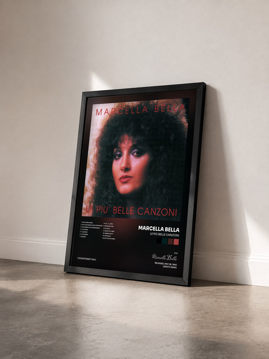 #noir Tableau de l'album Le più belle canzoni de Marcella Bella vu de trois quarts, cadre noir