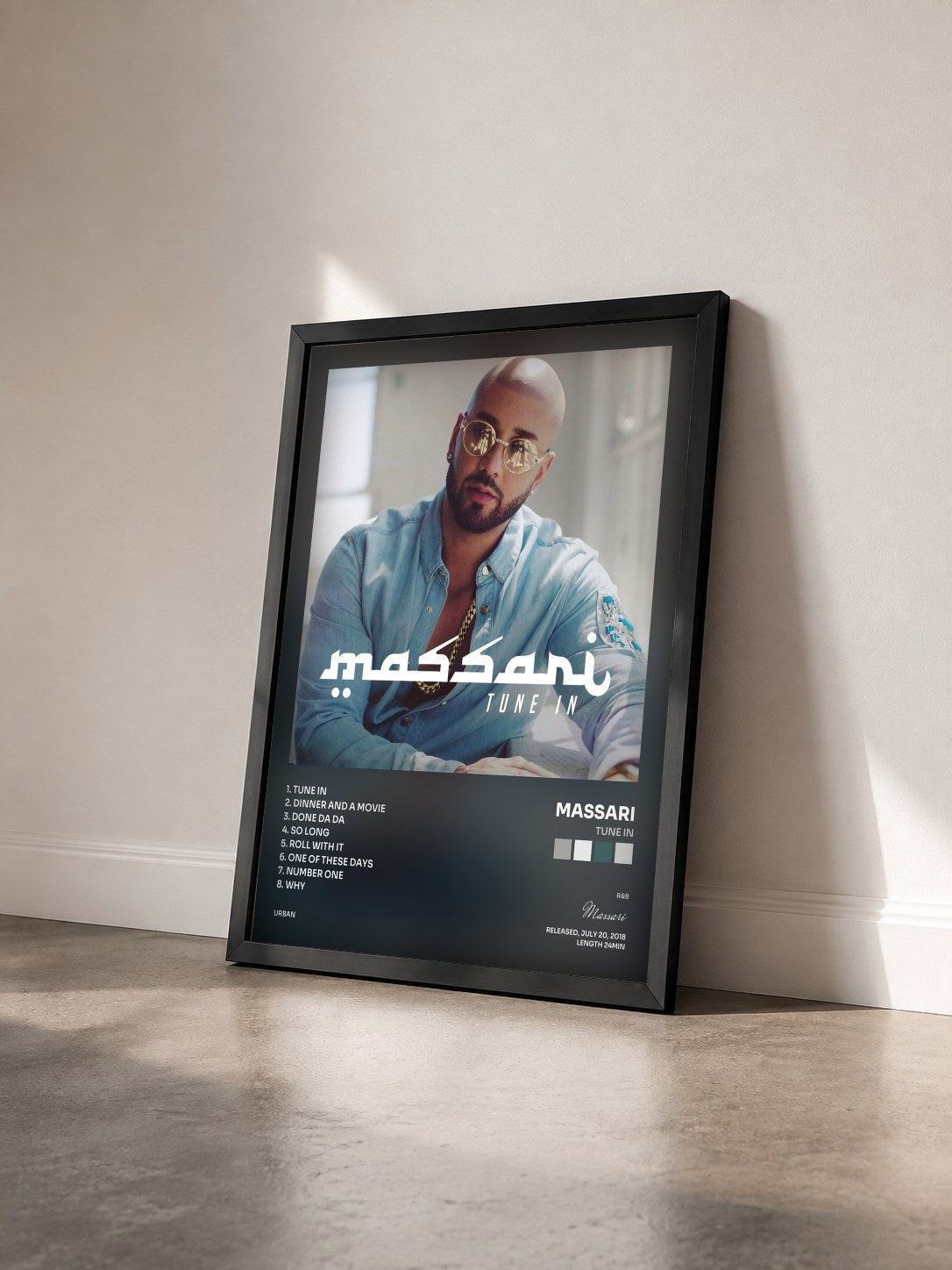 #noir Tableau de l'album Tune In de Massari vu de trois quarts, cadre noir