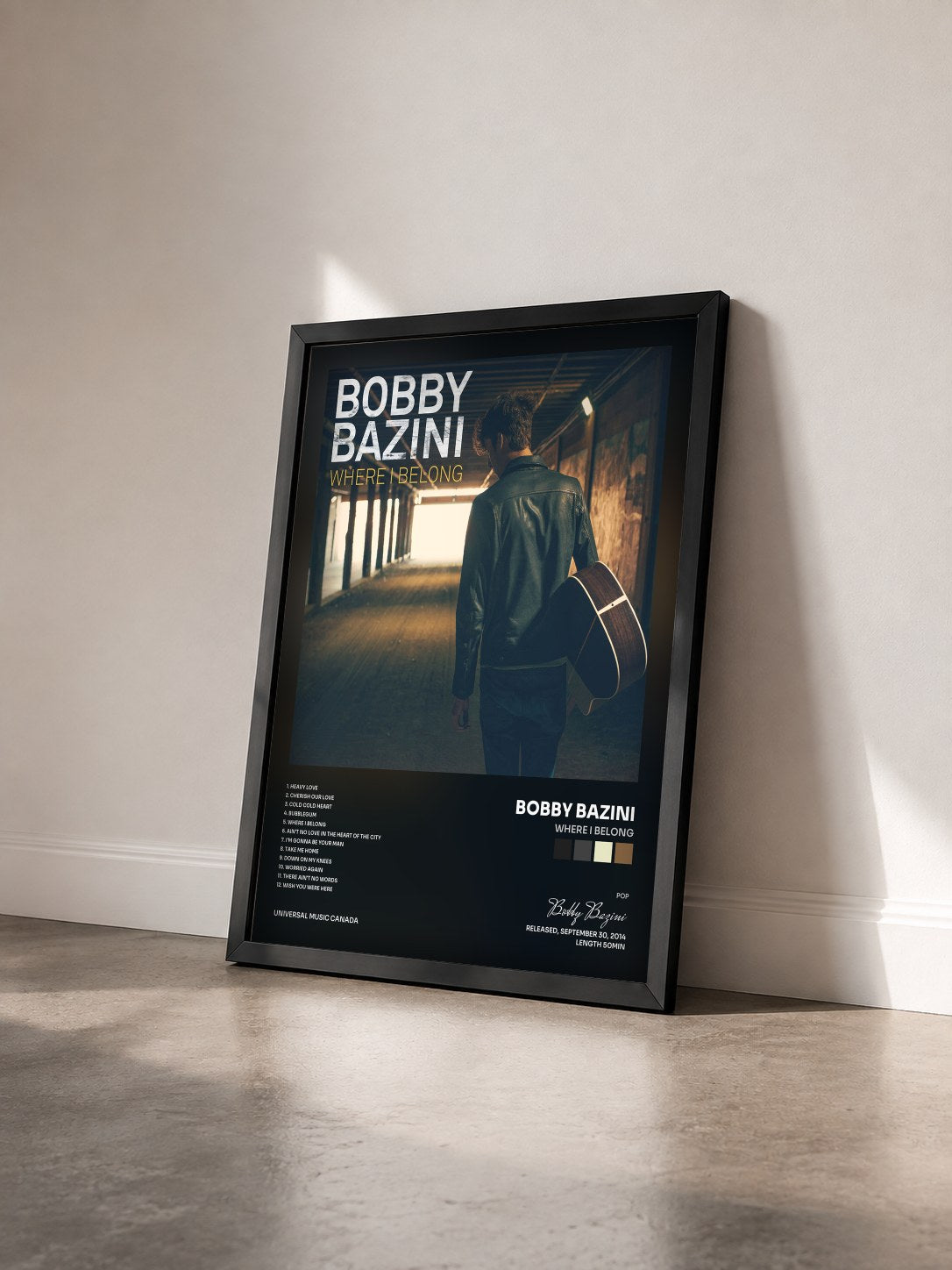 #noir Tableau de l'album Where I Belong de Bobby Bazini vu de trois quarts, cadre noir