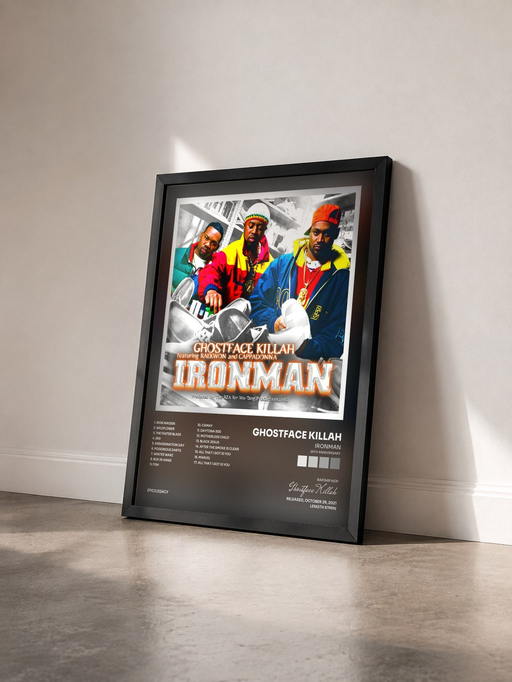 #noir Tableau de l'album Ironman (25th Anniversary) de Ghostface Killah vu de trois quarts, cadre noir
