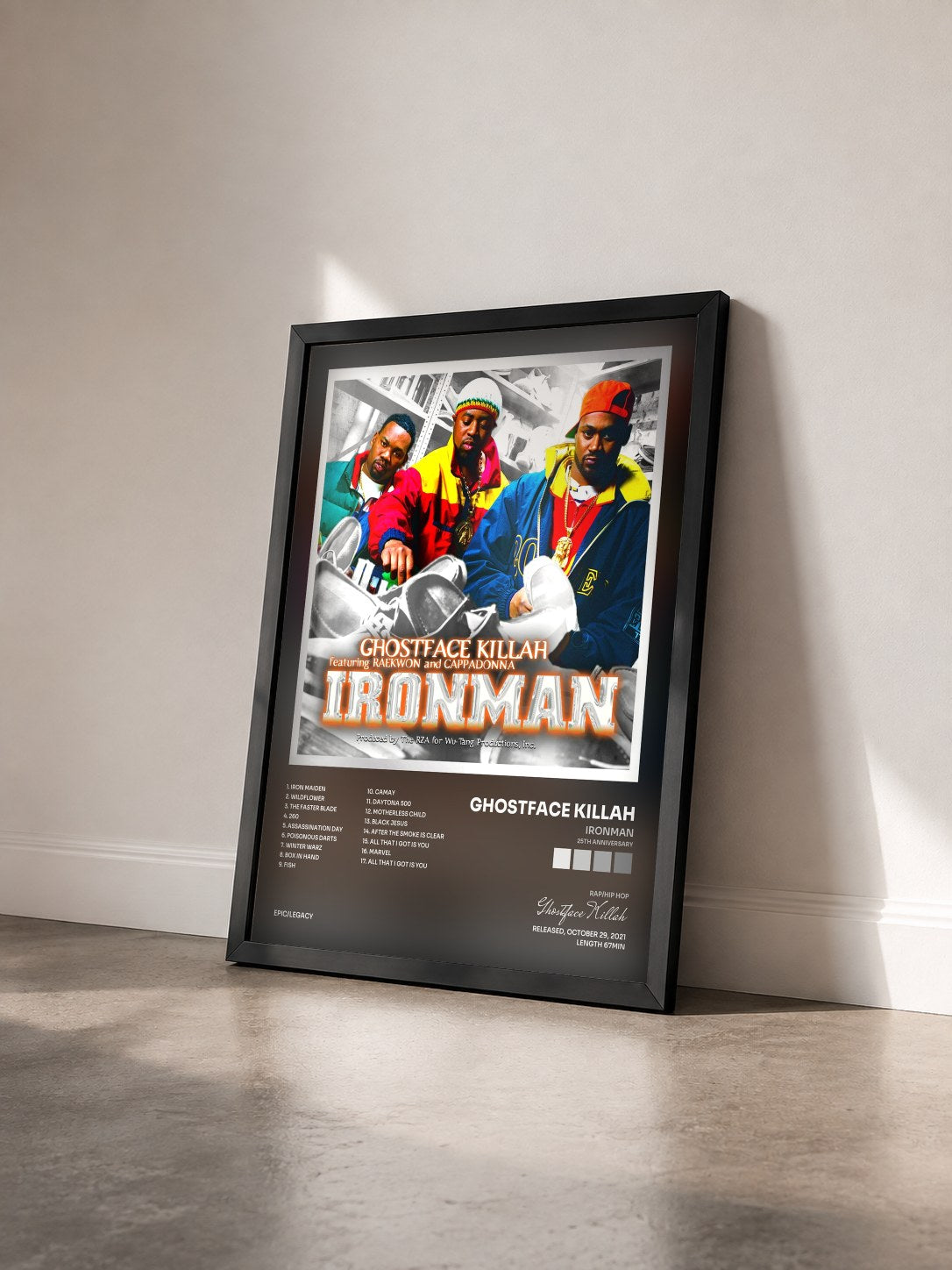 #noir Tableau de l'album Ironman (25th Anniversary) de Ghostface Killah vu de trois quarts, cadre noir