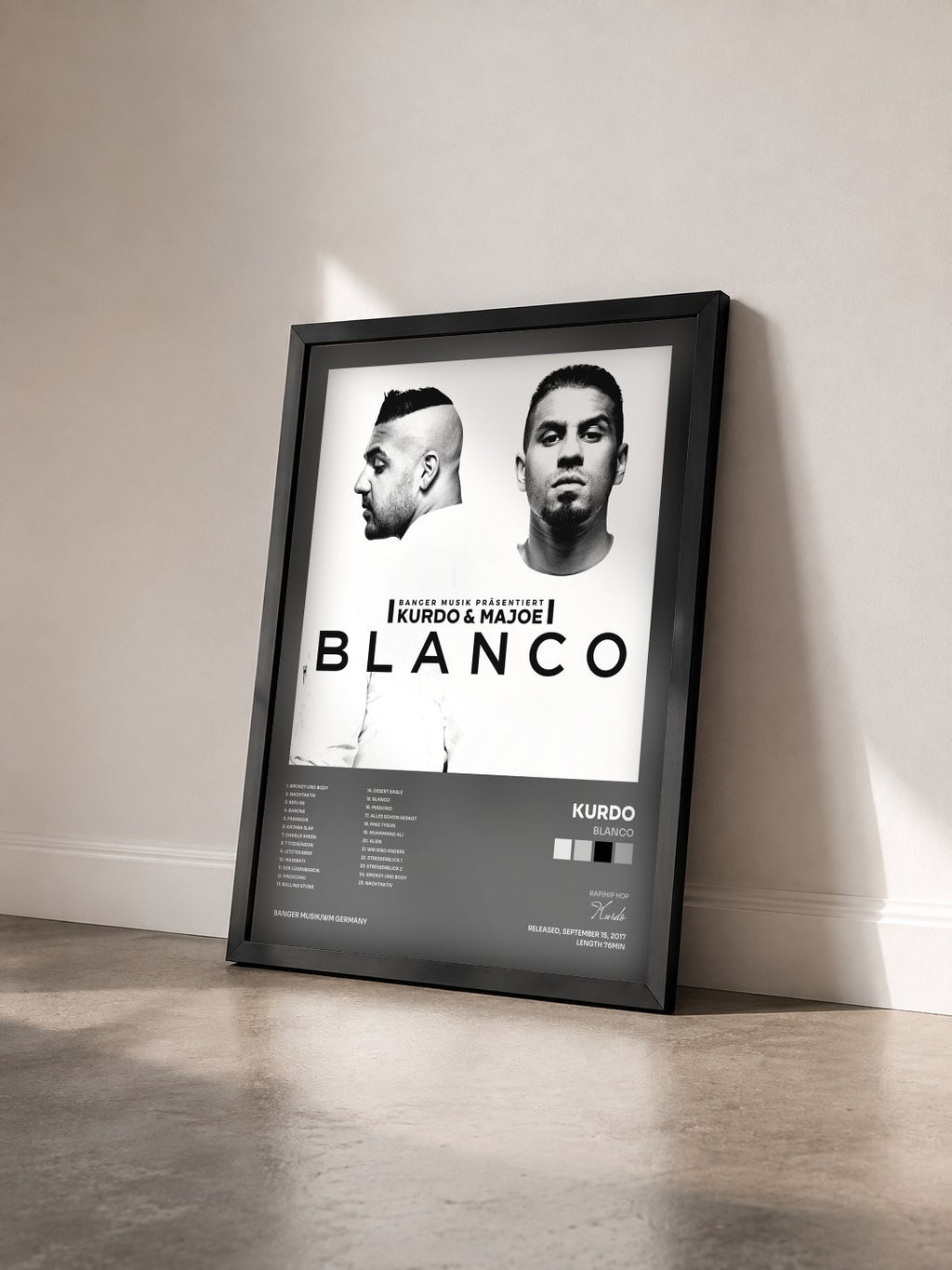 #noir Tableau de l'album Blanco de Kurdo vu de trois quarts, cadre noir