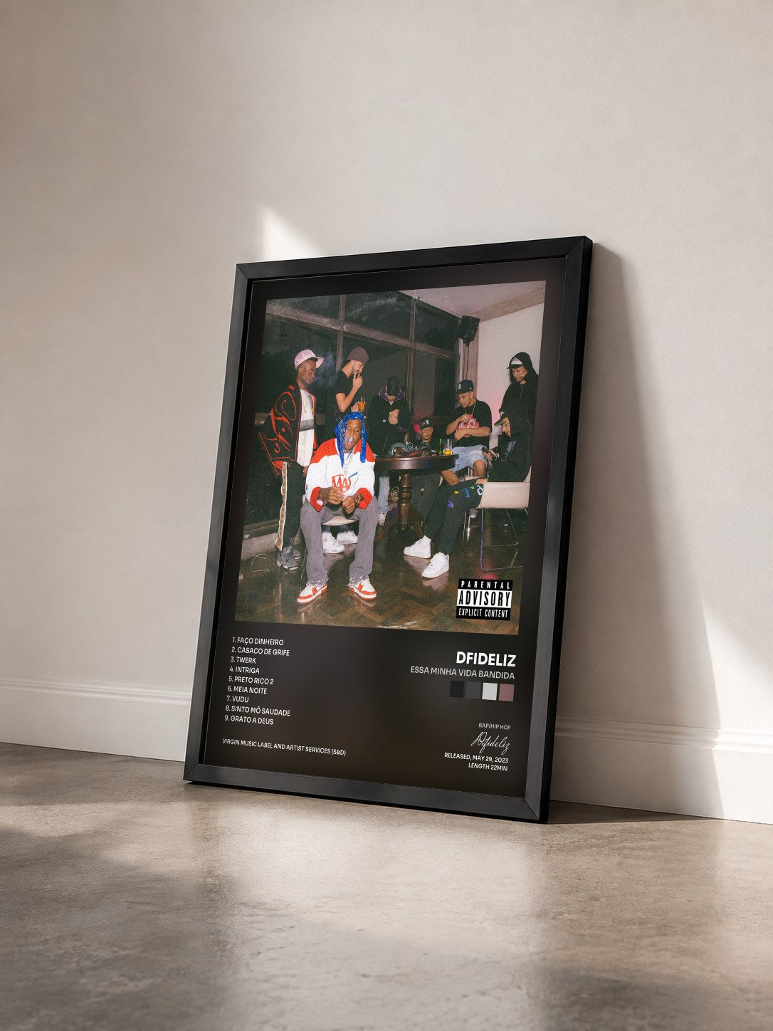 #noir Tableau de l'album Essa Minha Vida Bandida de Dfideliz vu de trois quarts, cadre noir