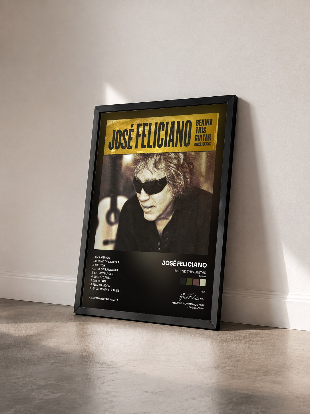 #noir Tableau de l'album Behind This Guitar (Deluxe) de José Feliciano vu de trois quarts, cadre noir