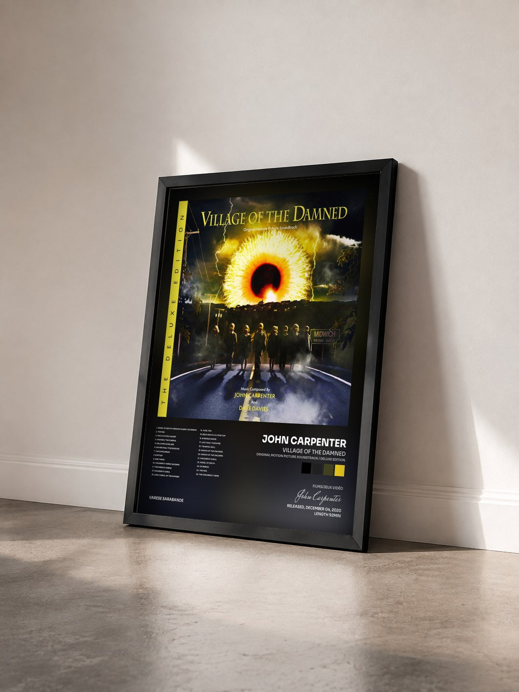 #noir Village Of The Damned (Original Motion Picture Soundtrack / Deluxe Edition) di John Carpenter in stampa incorniciata vista di tre quarti, cornice nera