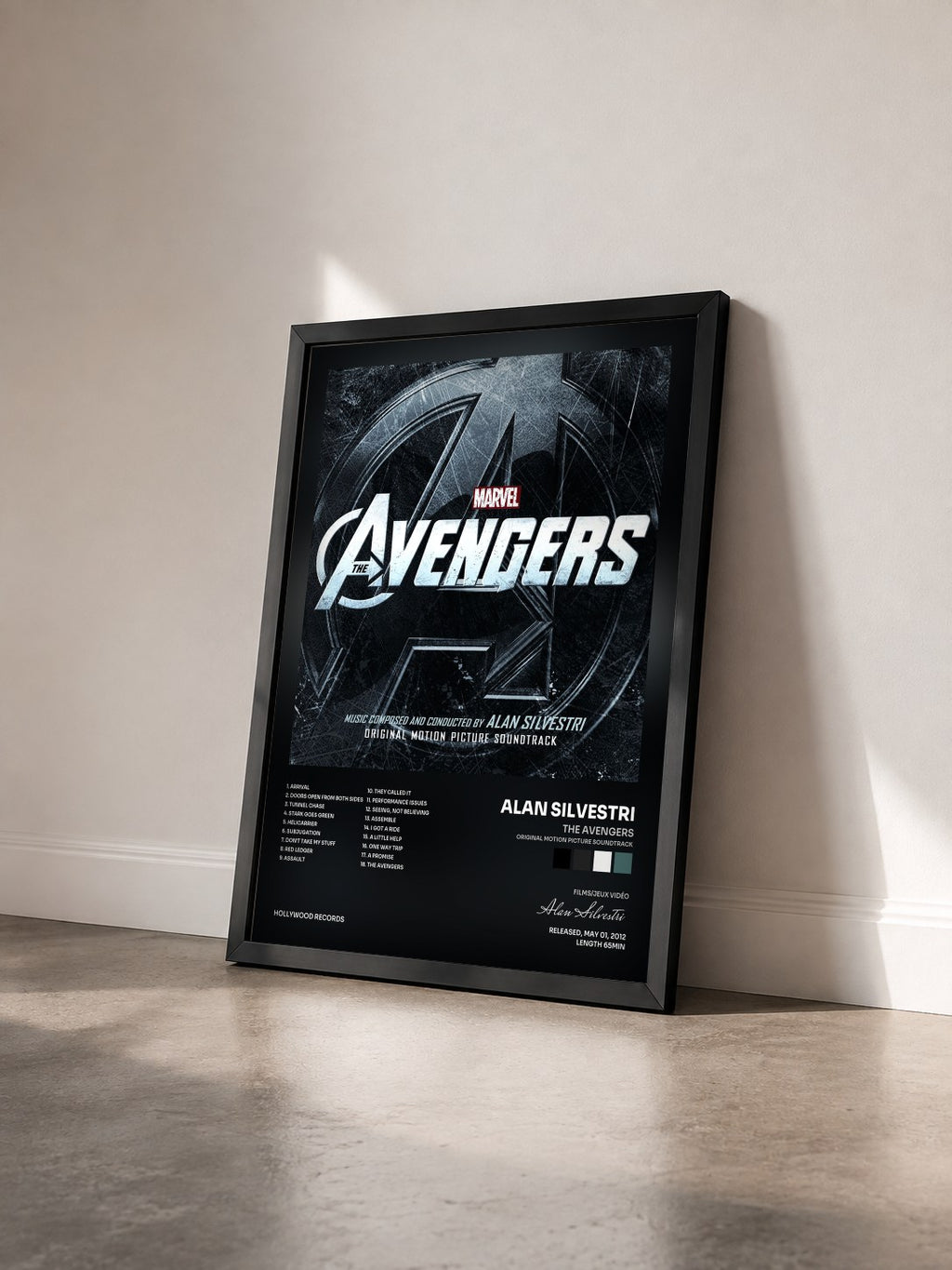 #noir The Avengers (Original Motion Picture Soundtrack) di Alan Silvestri in stampa incorniciata vista di tre quarti, cornice nera