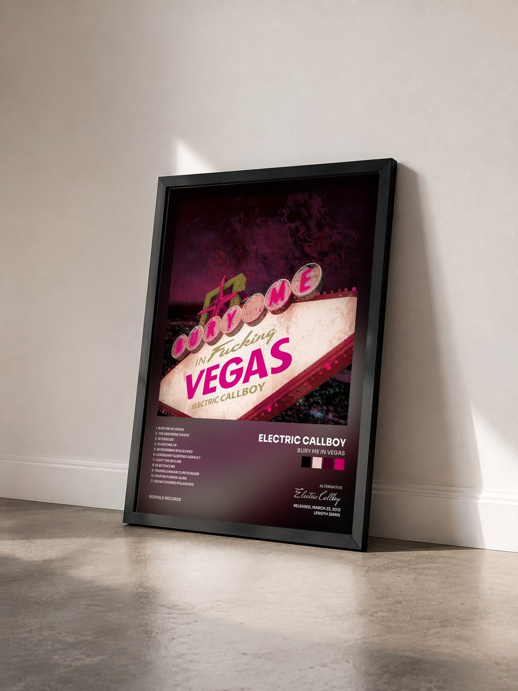 #noir Tableau de l'album Bury Me in Vegas de Electric Callboy vu de trois quarts, cadre noir