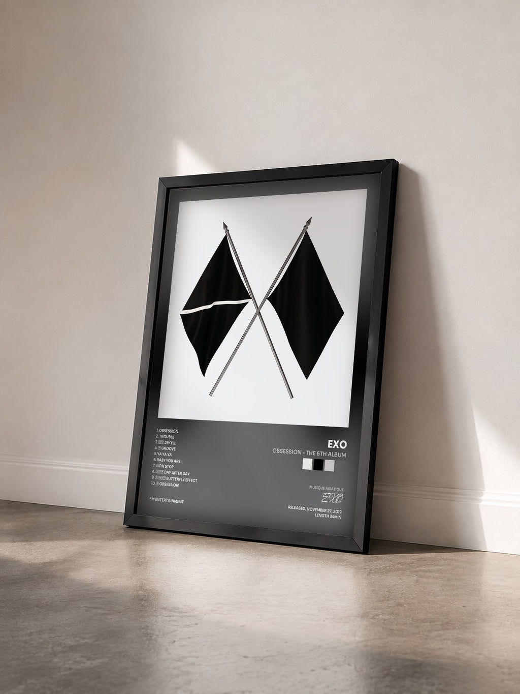 #noir Tableau de l'album OBSESSION - The 6th Album de EXO vu de trois quarts, cadre noir