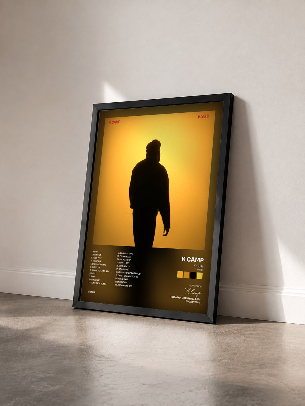 #noir Tableau de l'album Kiss 6 (Deluxe) de K Camp vu de trois quarts, cadre noir