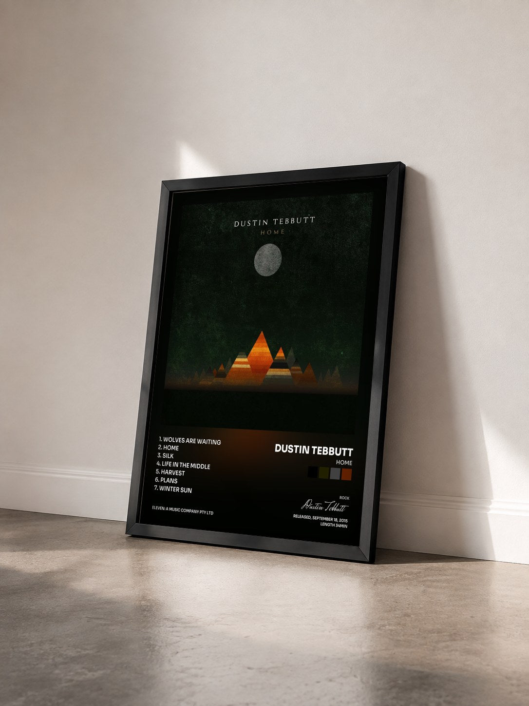 #noir Tableau de l'album Home de Dustin Tebbutt vu de trois quarts, cadre noir