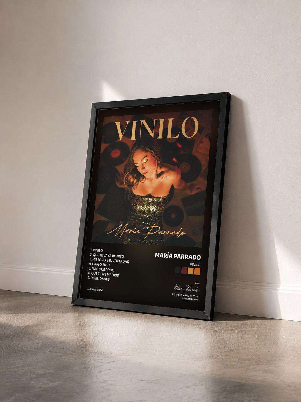 #noir Tableau de l'album Vinilo de María Parrado vu de trois quarts, cadre noir