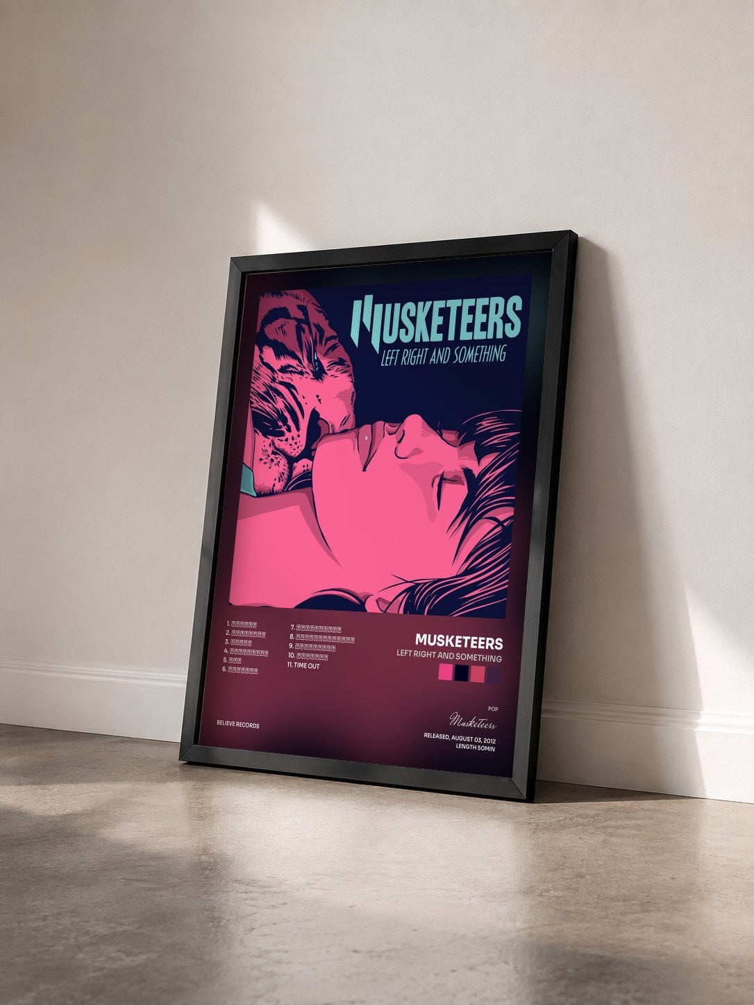 #noir Tableau de l'album Left Right And Something de Musketeers vu de trois quarts, cadre noir