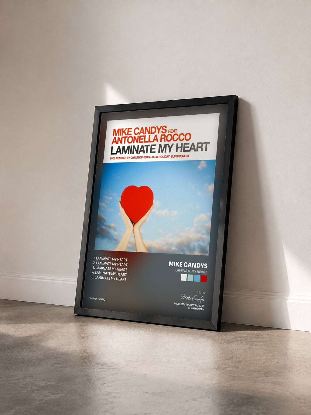 #noir Tableau de l'album Laminate My Heart de Mike Candys vu de trois quarts, cadre noir