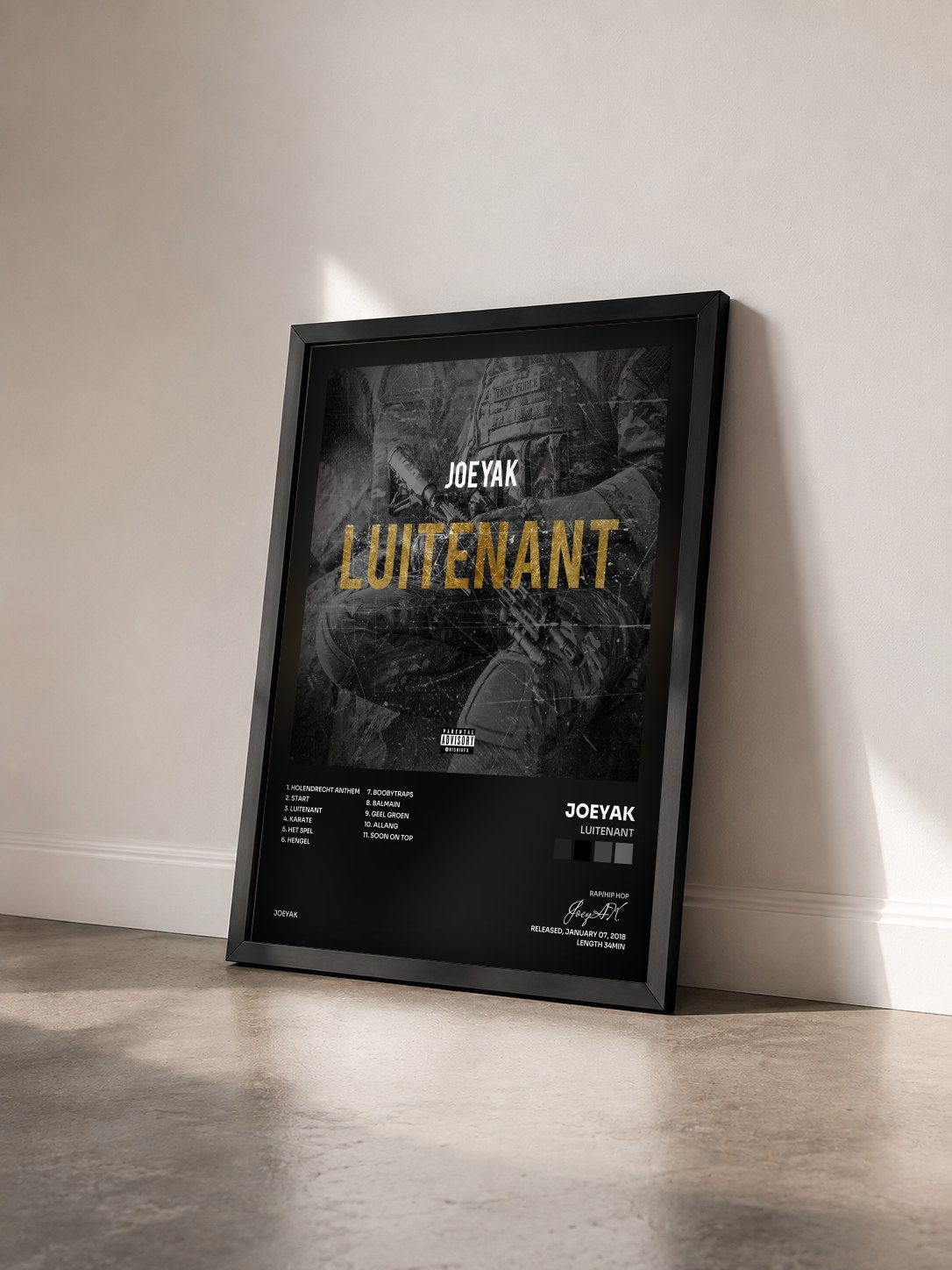 #noir Tableau de l'album Luitenant de JoeyAK vu de trois quarts, cadre noir