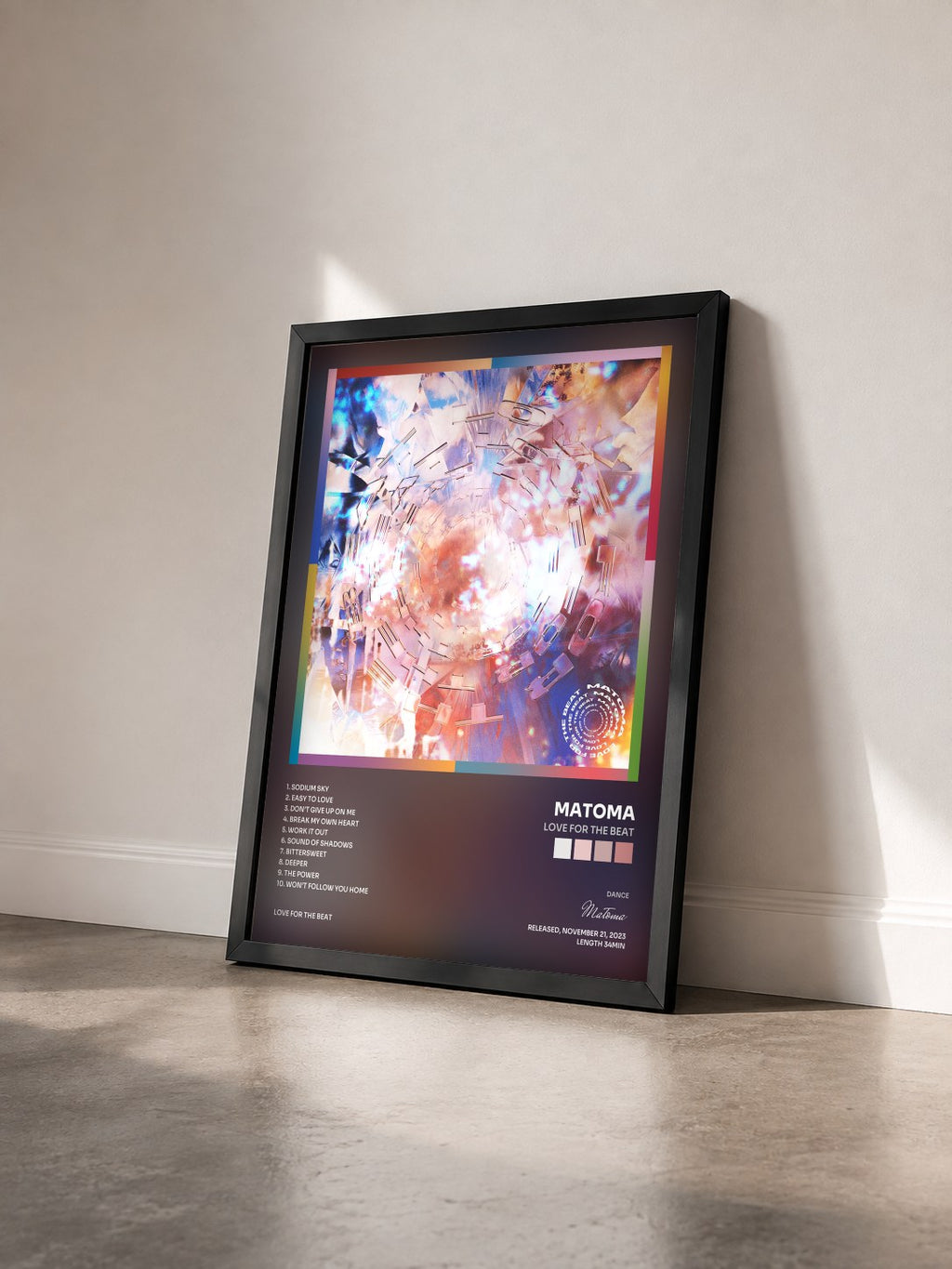 #noir Tableau de l'album Love For The Beat de Matoma vu de trois quarts, cadre noir