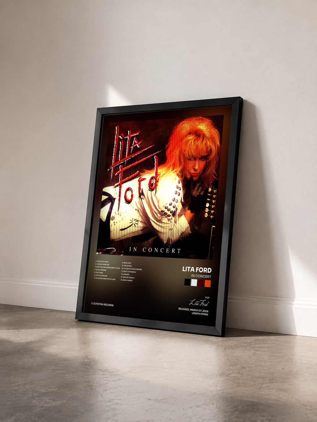 #noir Tableau de l'album In Concert de Lita Ford vu de trois quarts, cadre noir