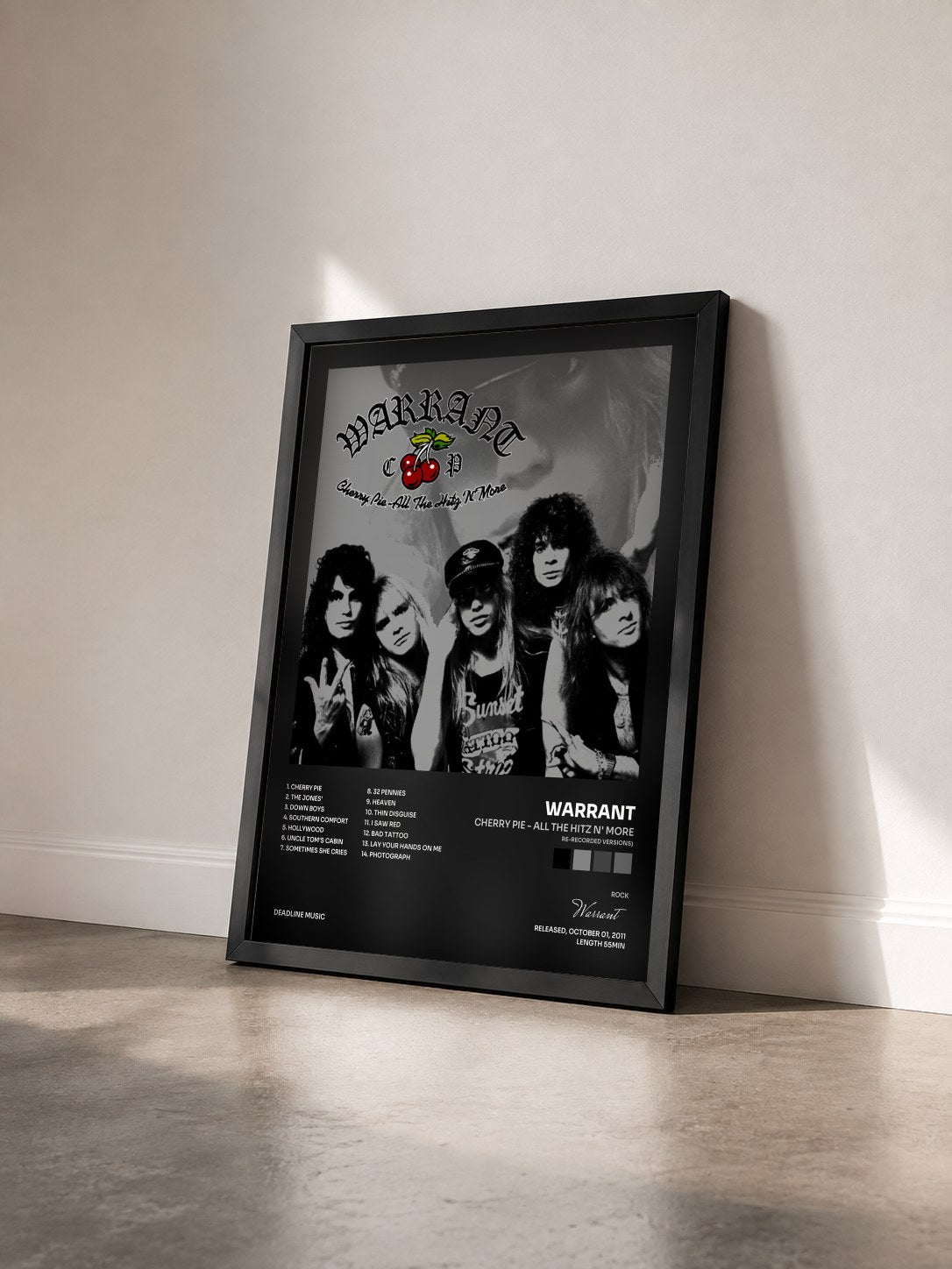 #noir Tableau de l'album Cherry Pie - All The Hitz N' More (Re-Recorded Versions)) de Warrant vu de trois quarts, cadre noir